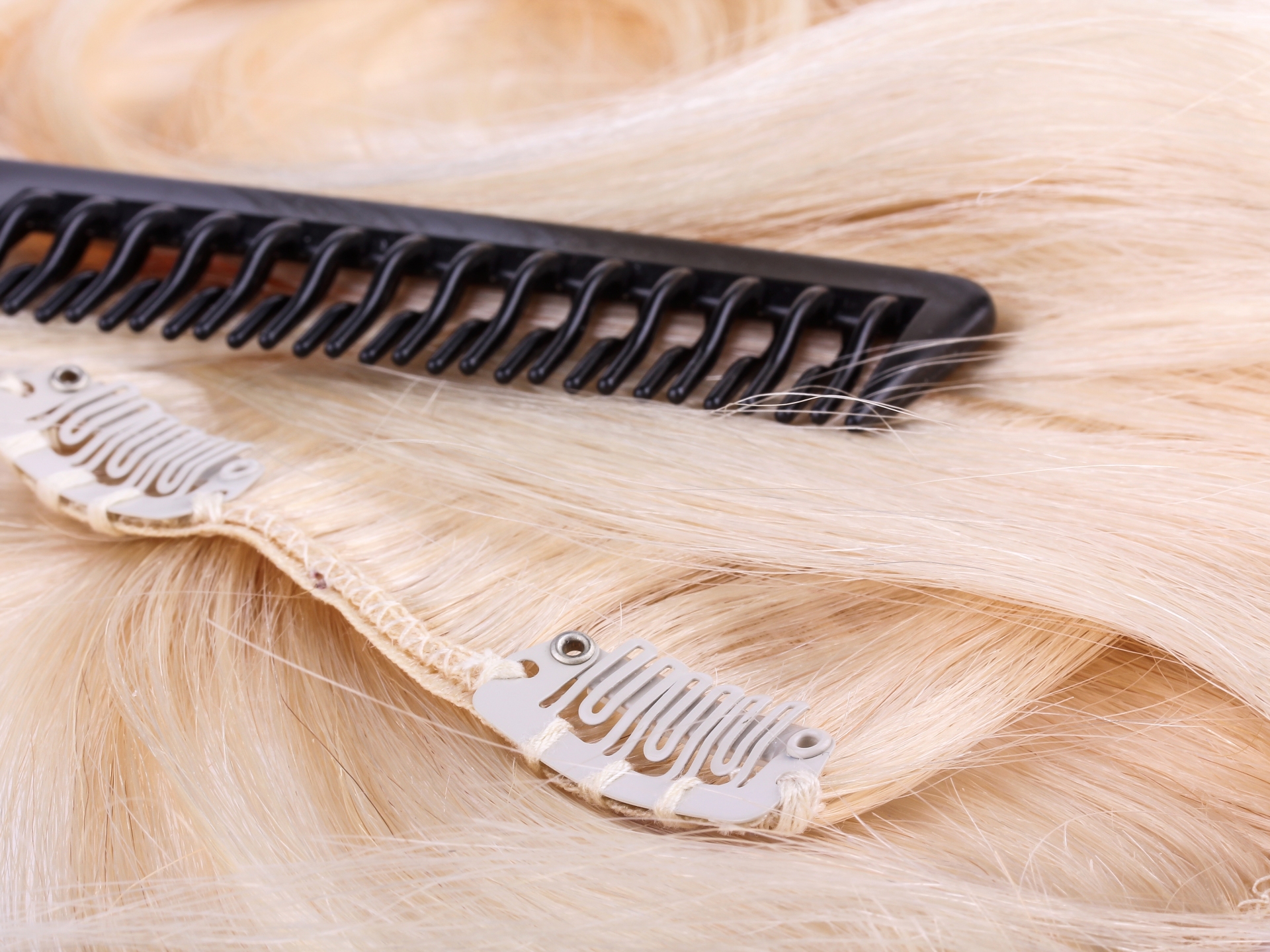 Temporäre Haarverlängerung mit Clip-In Extensions